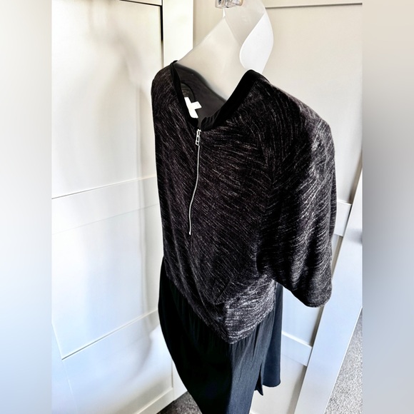 ARITZIA WILFRED Capuchine Silk Block T-Shirt Grey and Black Size Small - Picture 11 of 13